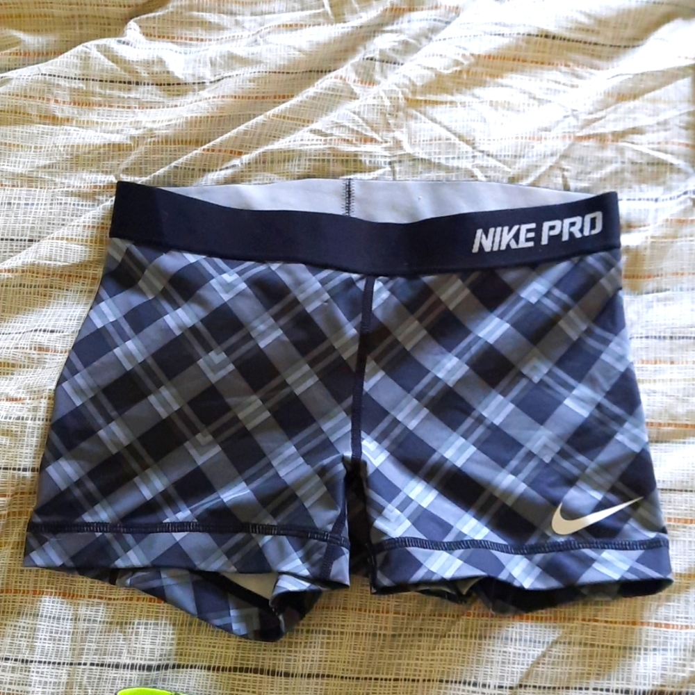 Nike pro compression shorts women's